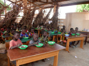 Cantine, école primaire, village de Nagou, Togo