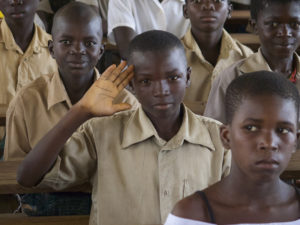 lège 5 classes pourvu de latrines filles et garçons, collège de l'Union des Plateaux, Région des Savanes. Togo